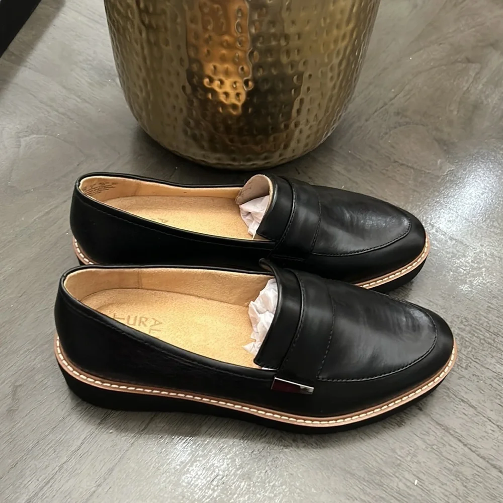 Naturalizer Adiline Platform Loafer (WIDE) - Picture 5 of 10